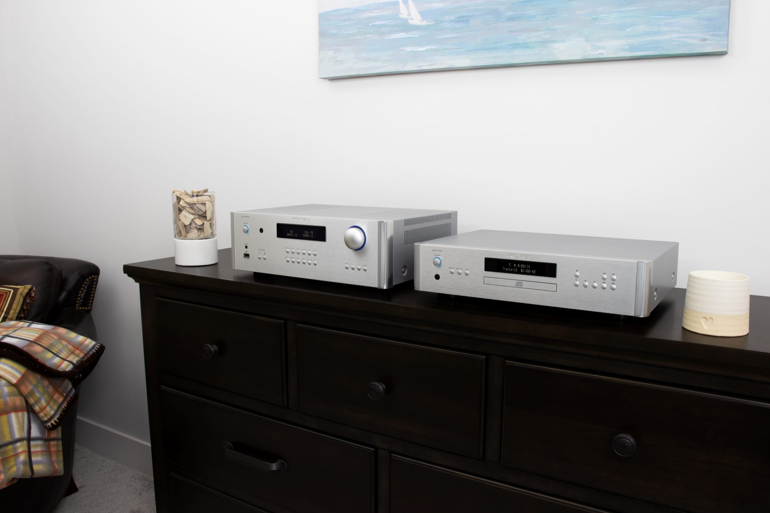 Para quienes disfrutar del HiFi: amplificadores integradores estéreo de Rotel